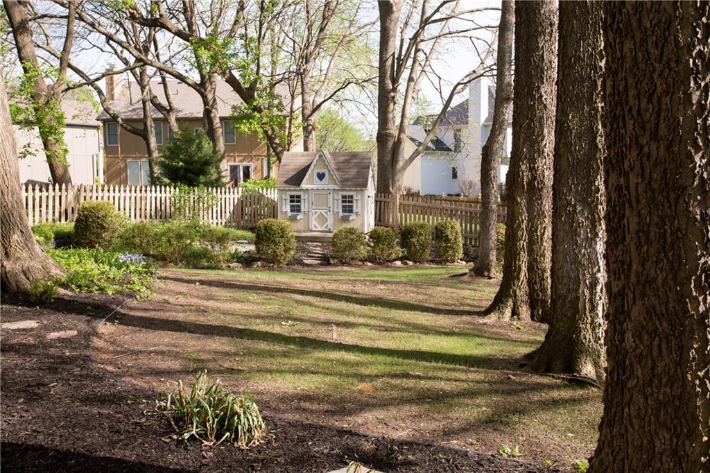 10803 West 132nd Terrace Overland Park, KS 66213 - Photo 40 of 44