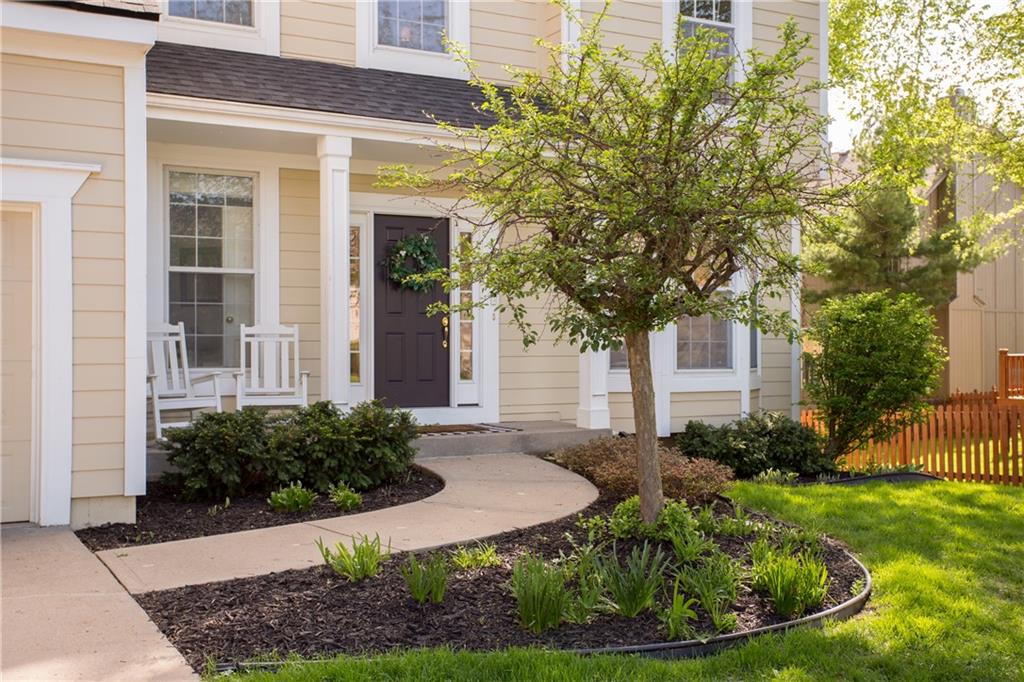 10803 West 132nd Terrace Overland Park, KS 66213 - Photo 4 of 44