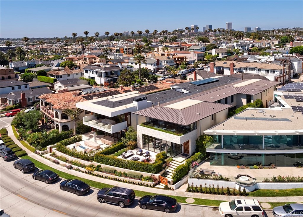 2914 Ocean Boulevard Corona del Mar, CA 92625 - Photo 53 of 60 a city view