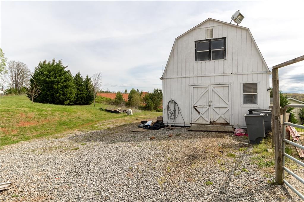 827 Pea Ridge Road Mill Spring, NC 28756 - Photo 22 of 25