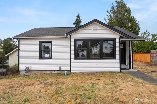 $357,777 | 3723 West D Street, Bremerton, WA 98312