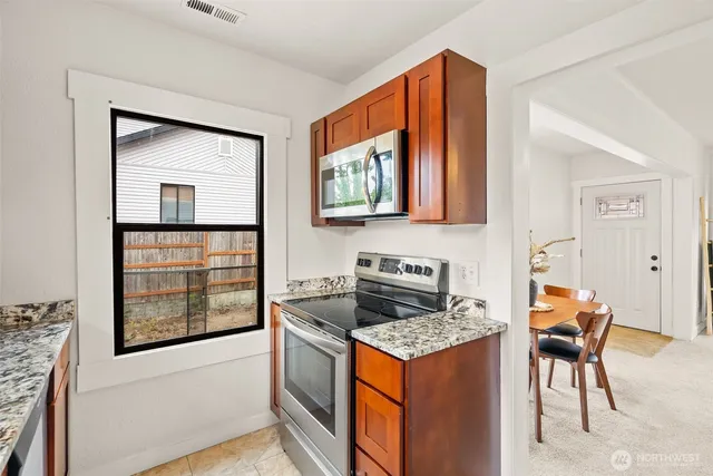 $357,777 | 3723 West D Street, Bremerton, WA 98312