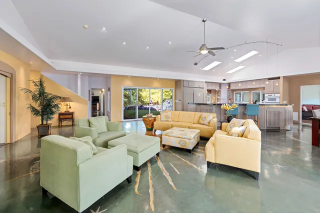 $1,849,000 | 71-1410 Puu Kamanu Lane, Kailua-Kona, HI 96740