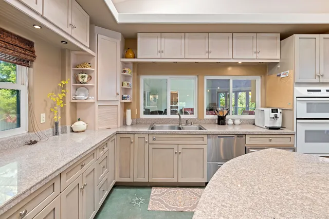 $1,849,000 | 71-1410 Puu Kamanu Lane, Kailua-Kona, HI 96740