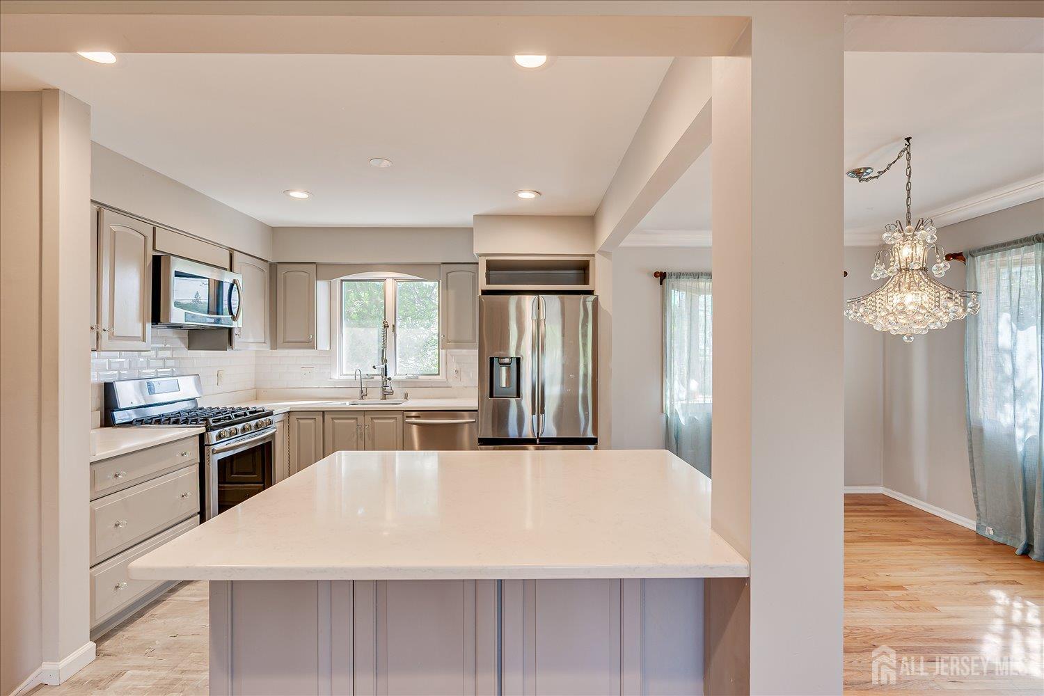 4 Augusta Court Edison, NJ 08820 - Photo 21 of 44