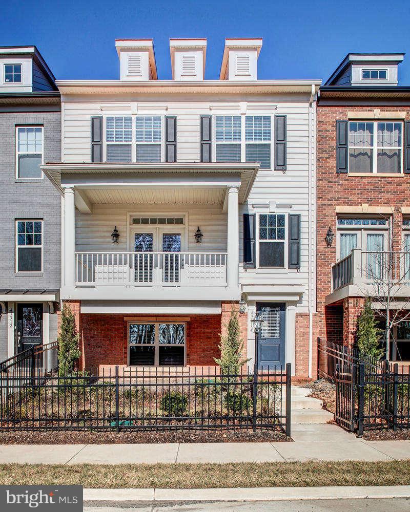 43314 Old Ryan Road Ashburn, VA 20148 - Photo 1 of 29 Exterior (Front)