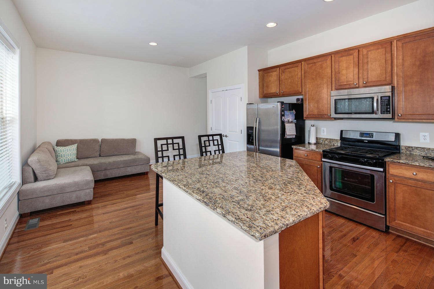 43314 Old Ryan Road Ashburn, VA 20148 - Photo 16 of 29 Kitchen