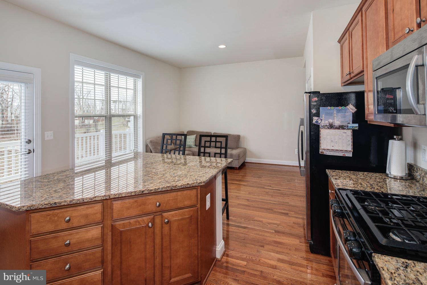 43314 Old Ryan Road Ashburn, VA 20148 - Photo 17 of 29 Kitchen