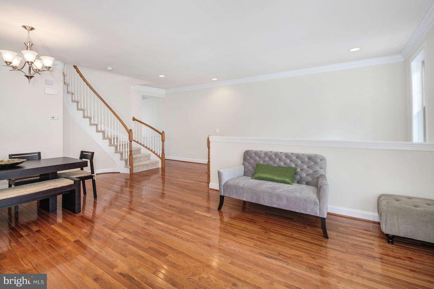 43314 Old Ryan Road Ashburn, VA 20148 - Photo 7 of 29 Living Room