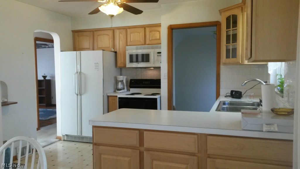 7270 Maplewood Road Parma, OH 44130 - Photo 7 of 23 Another view of kitchen