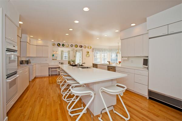 161 Forest Street Wellesley, MA 02481 - Photo 9 of 19 Gallery Image 9