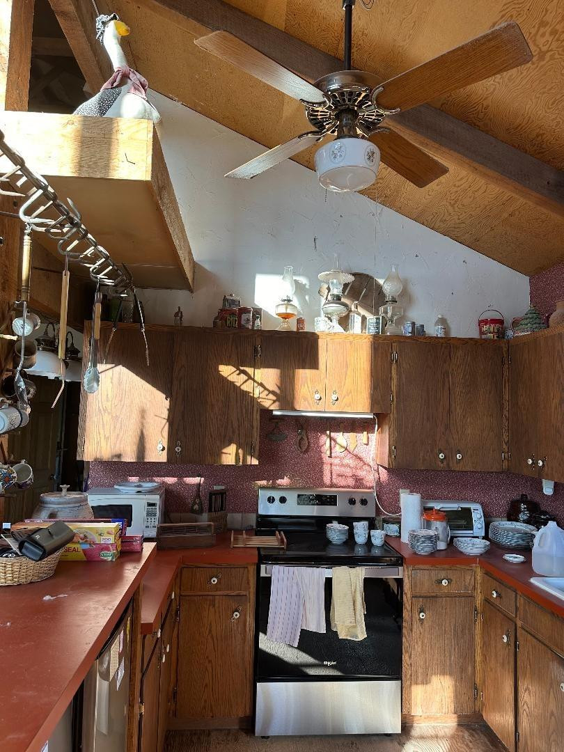 9 Mesquite Loop Roaring Springs, TX 79256 - Photo 7 of 22 a kitchen with lots of counter top space