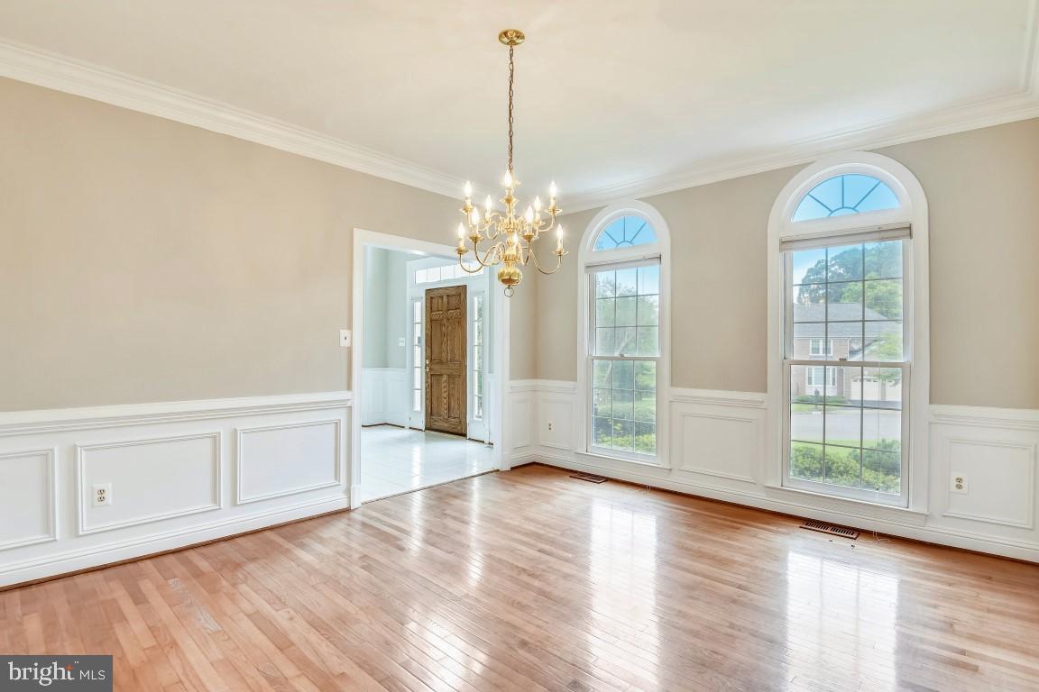 9732 Middleton Ridge Road Vienna, VA 22182 - Photo 5 of 30 Dining Room