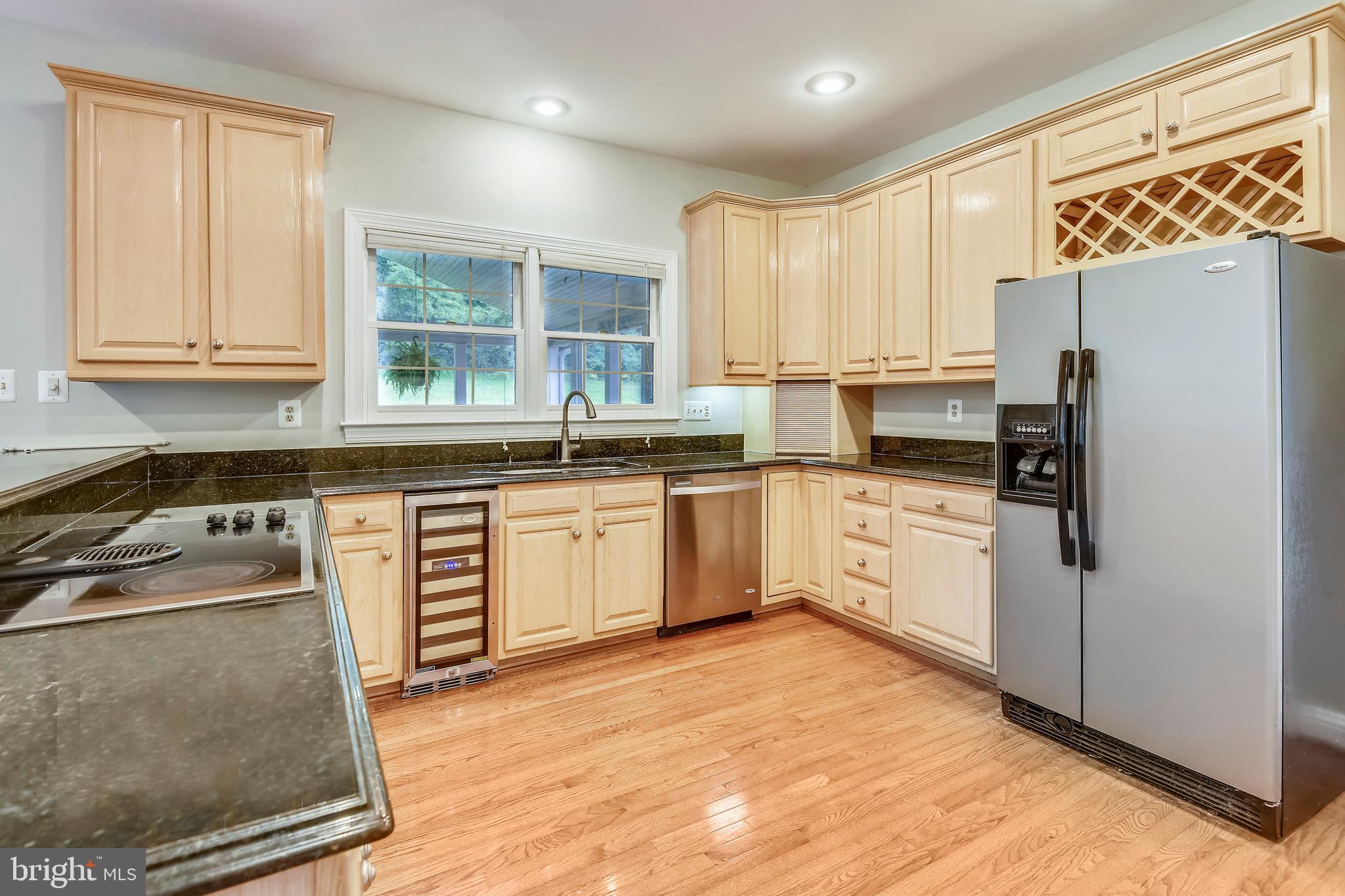 9732 Middleton Ridge Road Vienna, VA 22182 - Photo 6 of 30 Kitchen