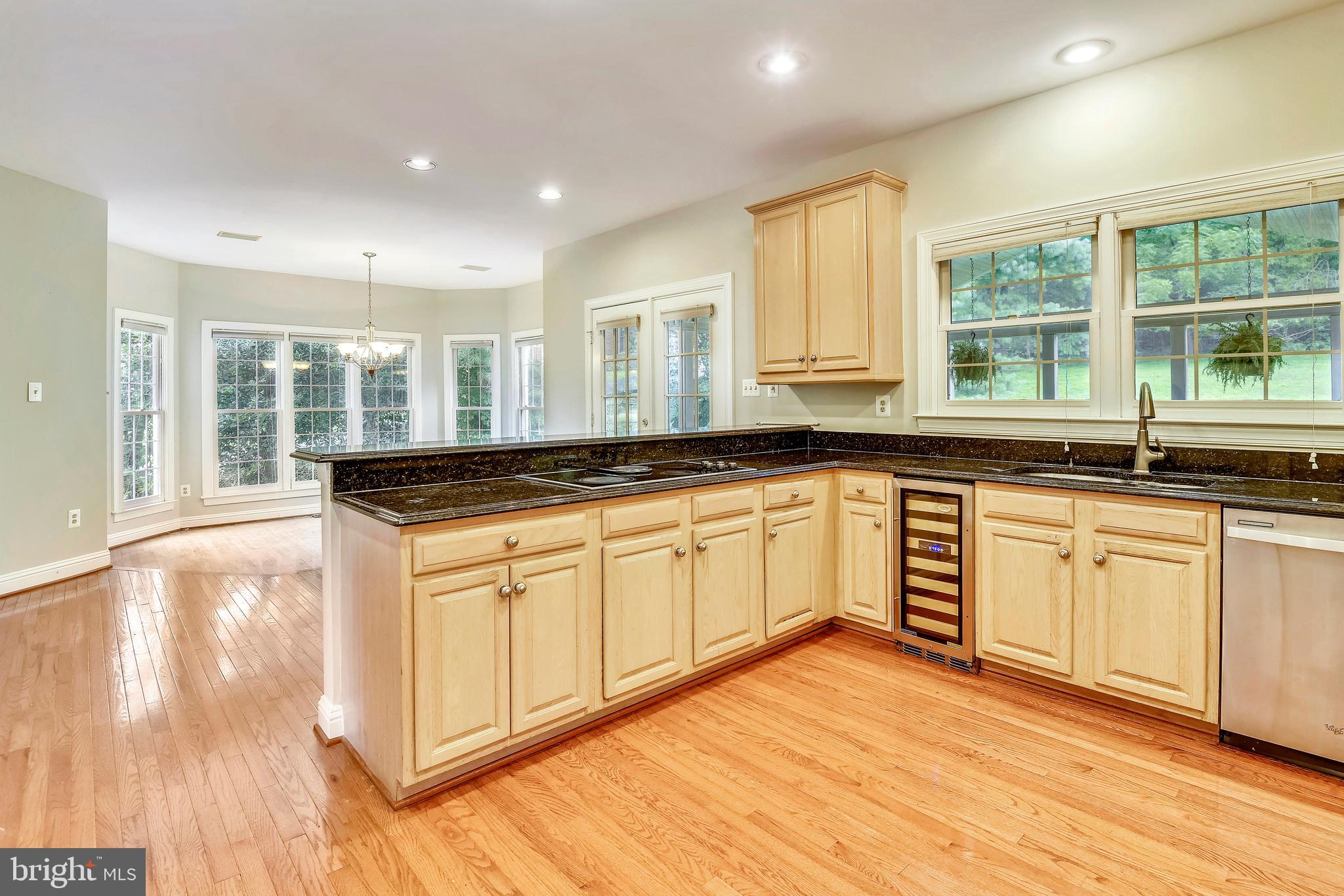 9732 Middleton Ridge Road Vienna, VA 22182 - Photo 7 of 30 Kitchen