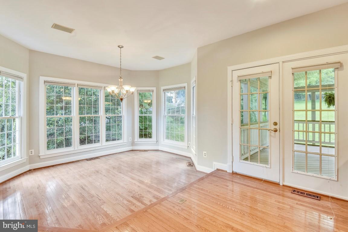9732 Middleton Ridge Road Vienna, VA 22182 - Photo 8 of 30 Breakfast Area