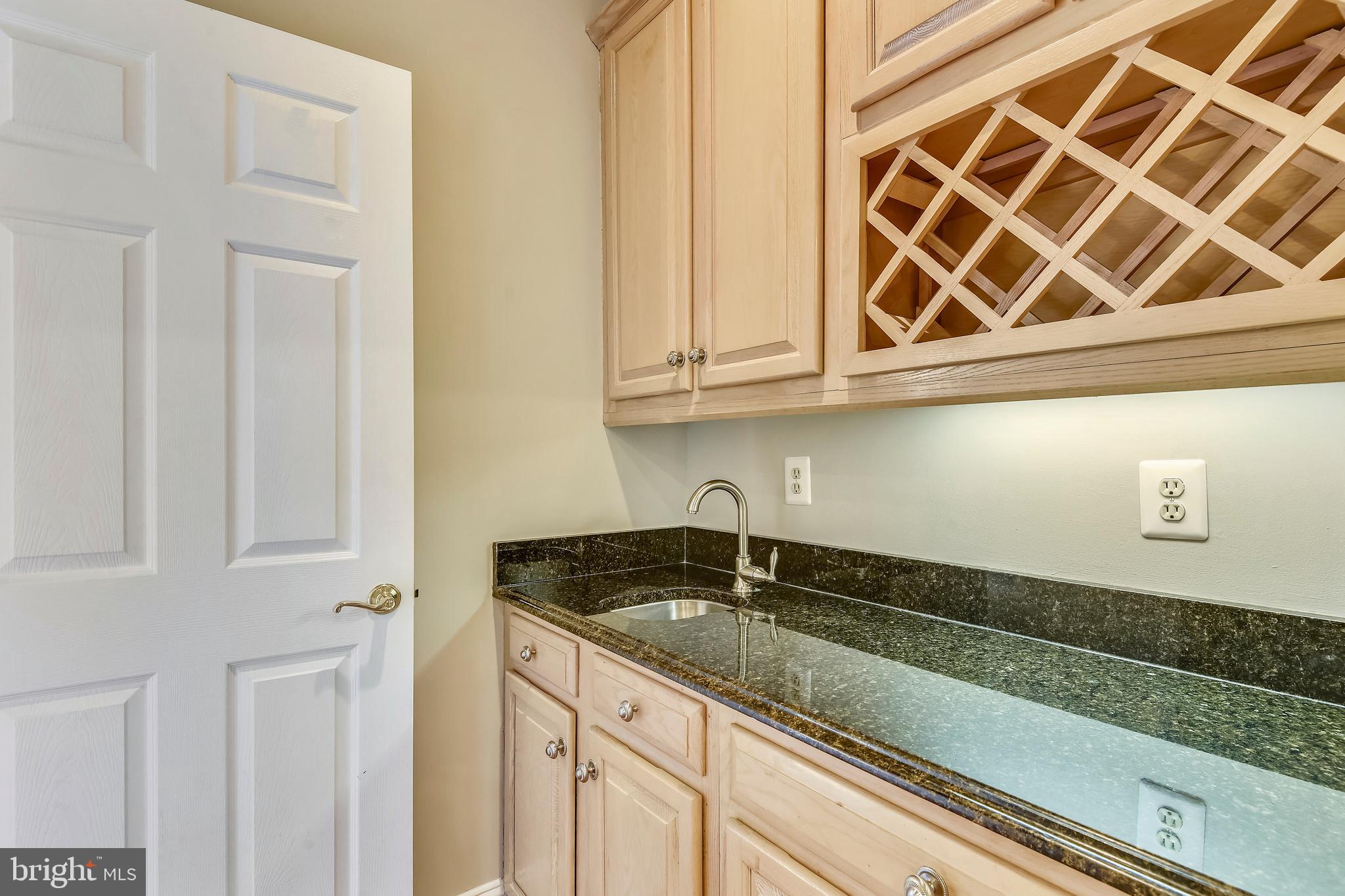 9732 Middleton Ridge Road Vienna, VA 22182 - Photo 10 of 30 Butler's Pantry