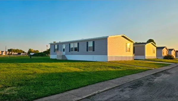 $137,000 | 1052 Daleann Avenue, DeKalb, IL 60115