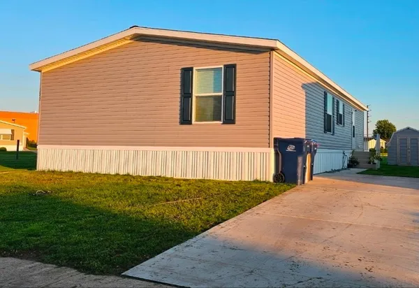 $137,000 | 1052 Daleann Avenue, DeKalb, IL 60115
