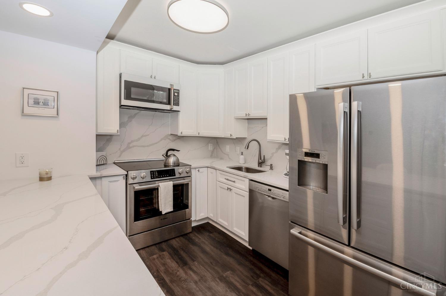 2444 Madison Road, Unit 1411 Cincinnati, OH 45208 - Photo 5 of 42 Gallery Image 5