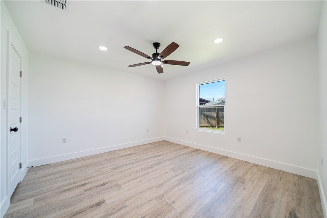 7006 Tree Top Place Corpus Christi, TX 78413 - Photo 13 of 36