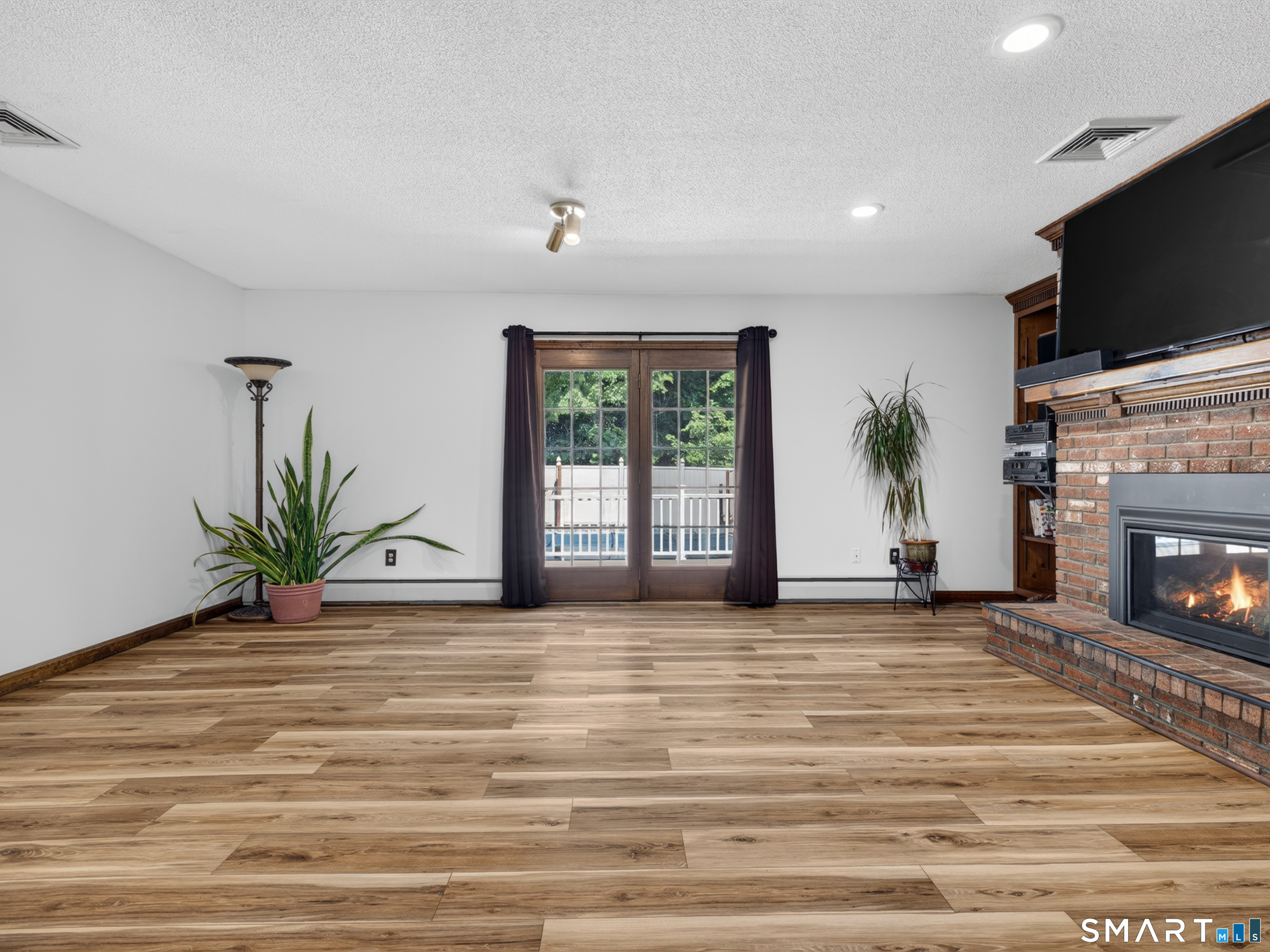 269 Black Hill Road Plainfield, CT 06374 - Photo 9 of 40