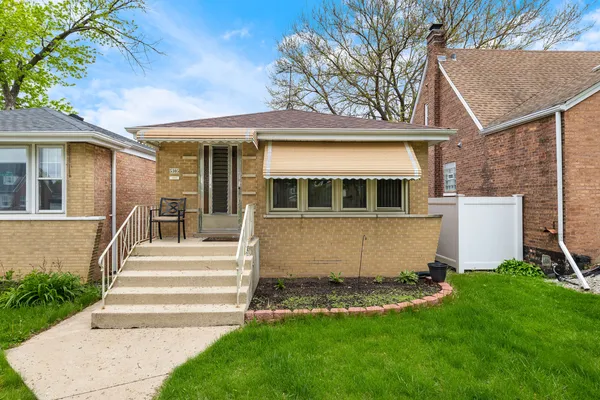 $335,000 | 5305 South Menard Avenue, Chicago, IL 60638