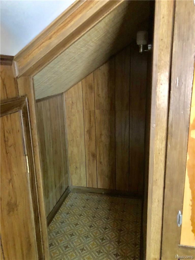 9285 Rosedale Boulevard Allen Park, MI 48101 - Photo 17 of 38 IMG_1146.jpg