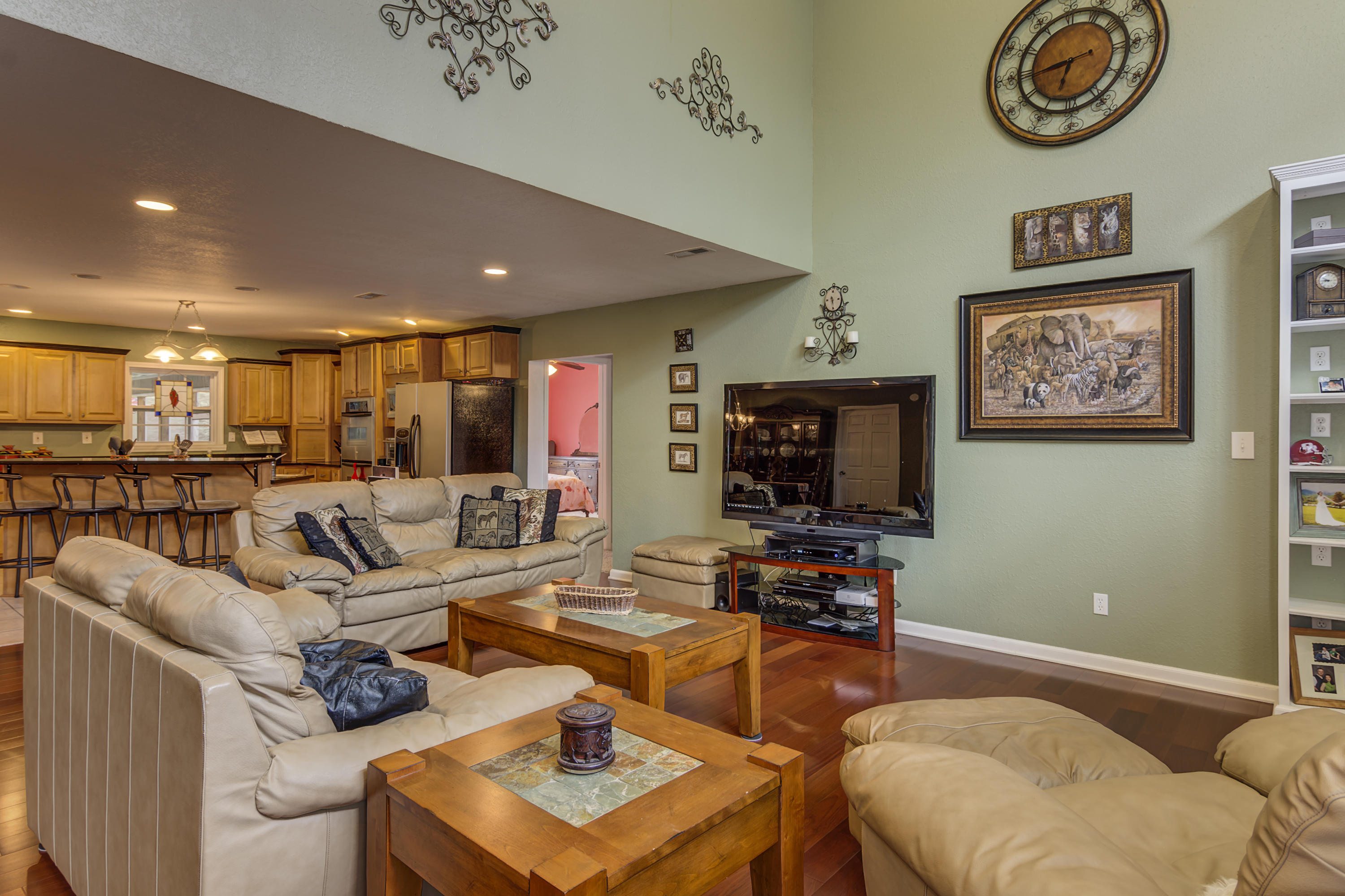 104 Baypath Drive Oak Ridge, TN 37830 - Photo 3 of 34 Living Room 1