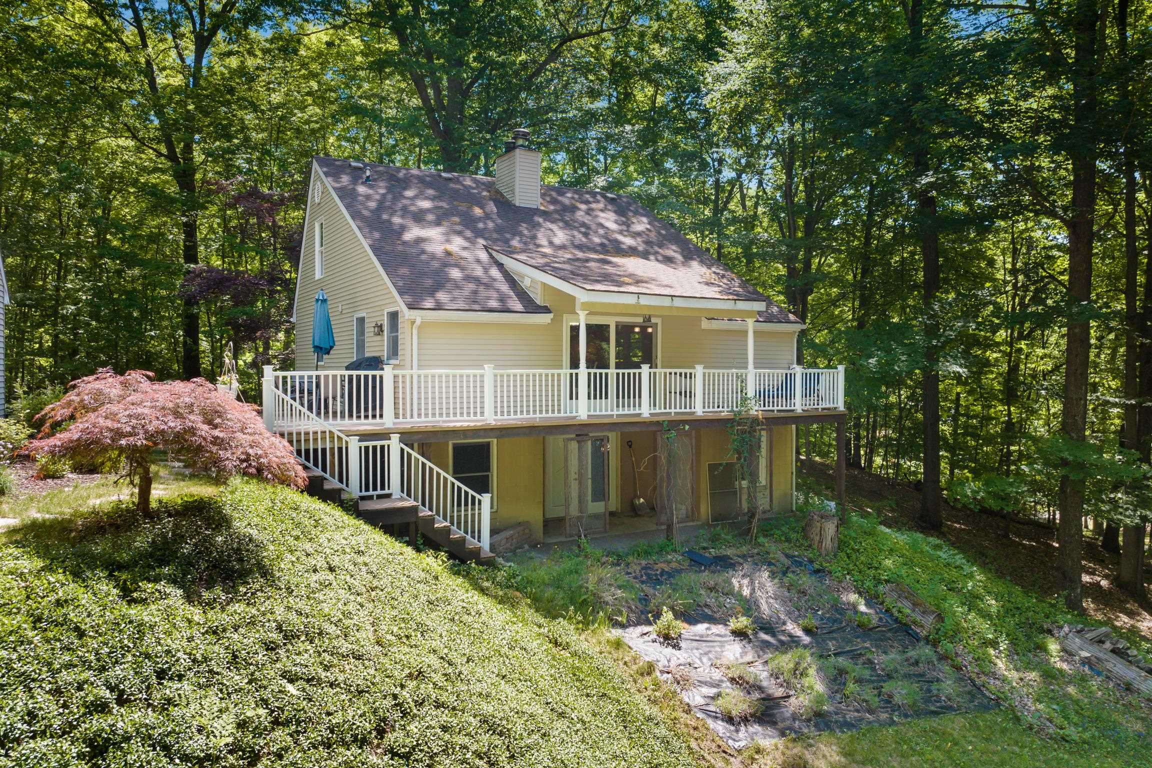 10520 South Dalzell Road Traverse City, MI 49684 - Photo 2 of 32