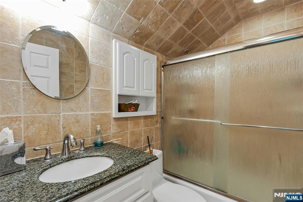 15 Colonial Road Tenafly, NJ 07670 - Photo 28 of 40