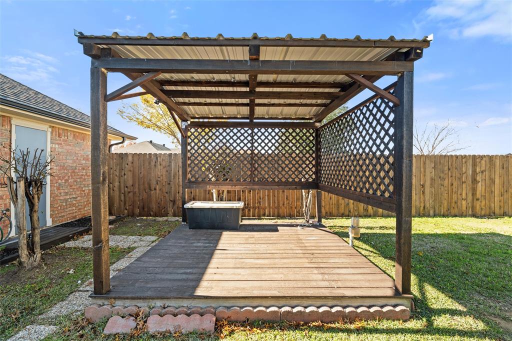 517 Hiwasee Road Waxahachie, TX 75165 - Photo 28 of 38 a view of outdoor space