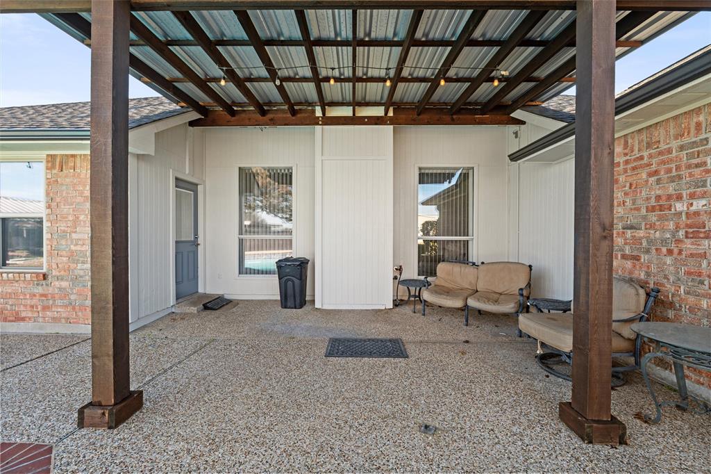 517 Hiwasee Road Waxahachie, TX 75165 - Photo 30 of 38 a living room with furniture