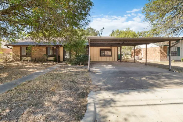 $204,900 | 757 North Main Street, La Grange, TX 78945