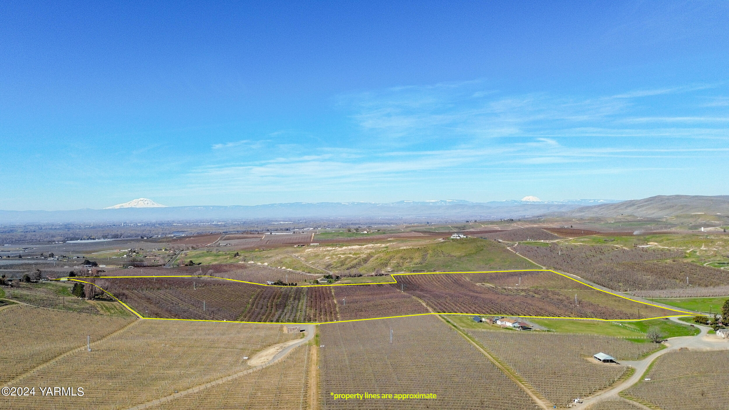 4851 Lombard Loop Road Zillah, WA 98953 - Photo 11 of 42 a view of an ocean with beach