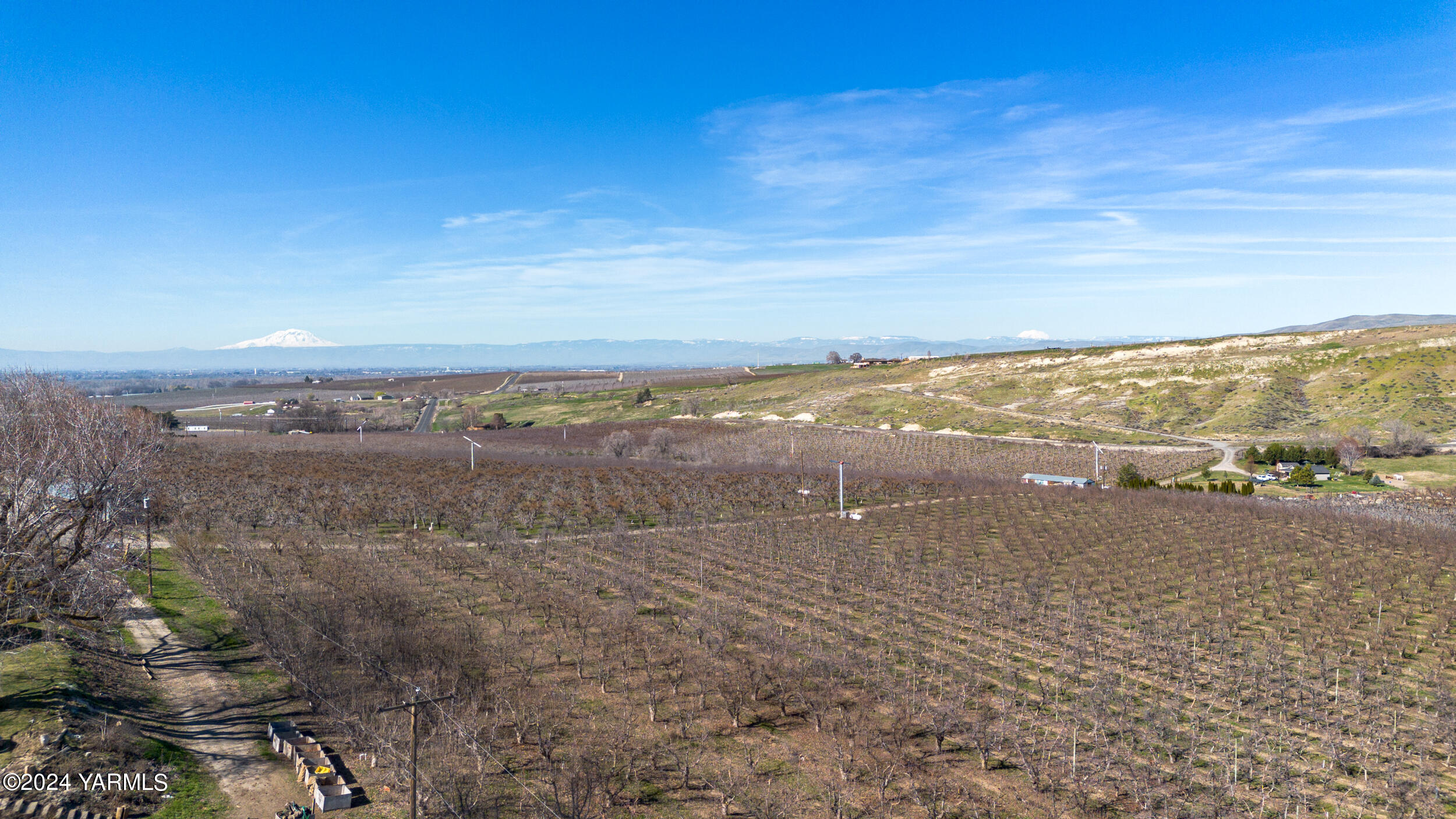 4851 Lombard Loop Road Zillah, WA 98953 - Photo 38 of 42 a view of an ocean beach