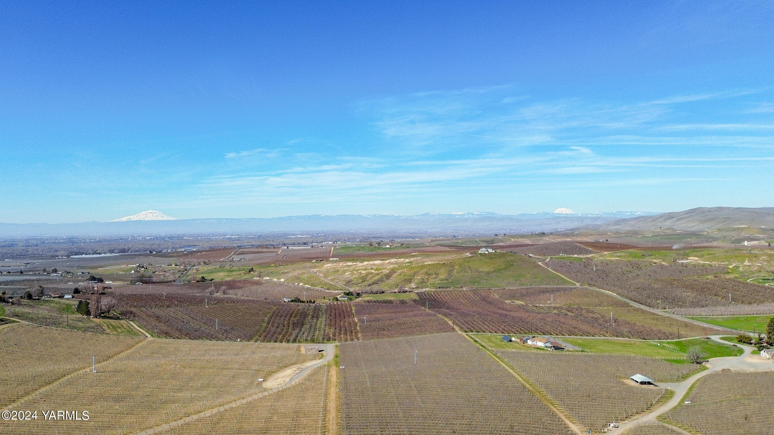 4851 Lombard Loop Road Zillah, WA 98953 - Photo 39 of 42 a view of an ocean and beach