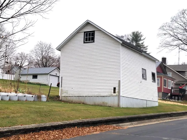 $229,000 | 213 East Street, Argyle, WI 53504