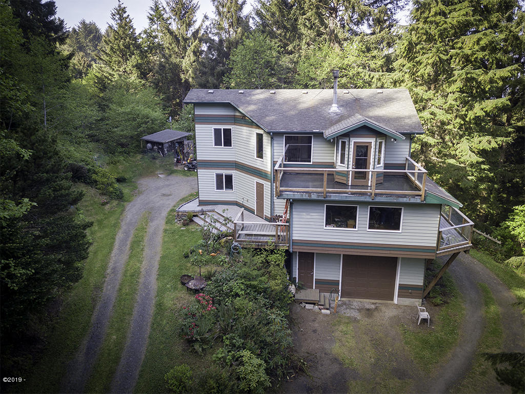 122 Reeves Circle Yachats, OR 97498 - Photo 2 of 40 Reeves C. ariel photo 3