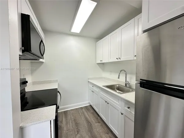 $1,995 | 2325 Arthur Street, Unit 9, Hollywood, FL 33020