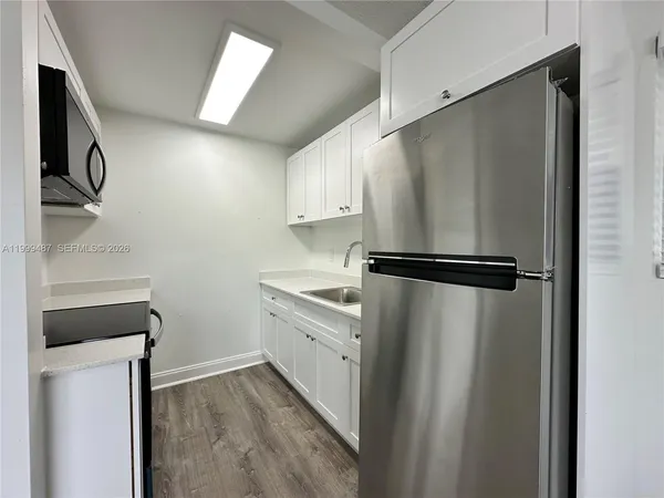 $1,995 | 2325 Arthur Street, Unit 9, Hollywood, FL 33020