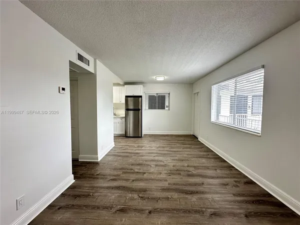 $1,995 | 2325 Arthur Street, Unit 9, Hollywood, FL 33020