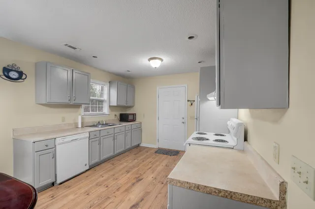 $179,000 | 205 Susanne Street, Hampton, SC 29924