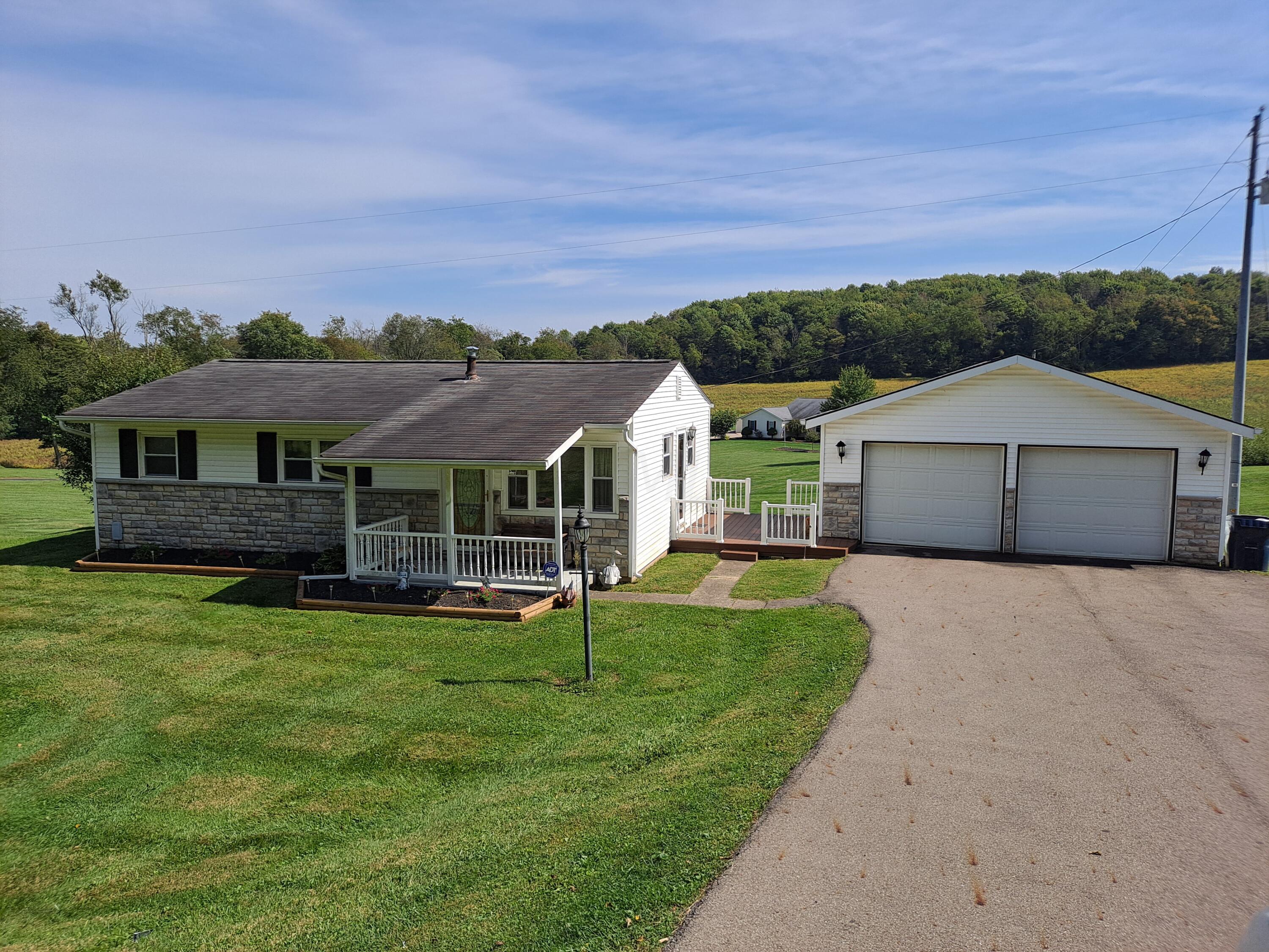7077 Fairmount Road Newark, OH 43056 - Photo 2 of 25 20220921_125353 (1)