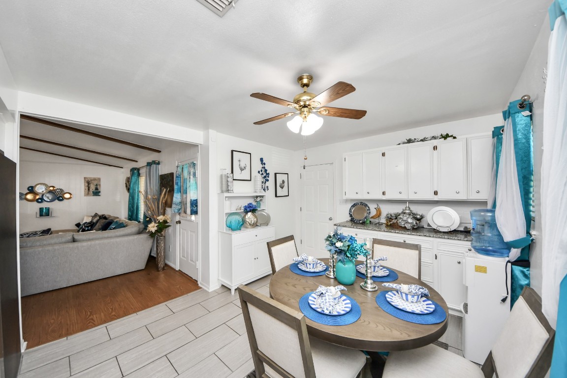 1805 9th Street Hempstead, TX 77445 - Photo 13 of 35 a view of a dining room with furniture and a table