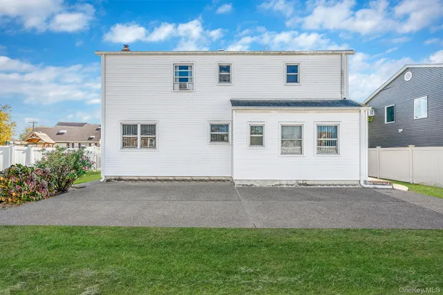 $850,000 | 2595 Castle Court, North Bellmore, NY 11710