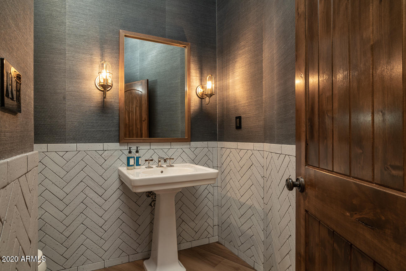 5923 East Mountain View Road Paradise Valley, AZ 85253 - Photo 23 of 37 0042-DSC02495