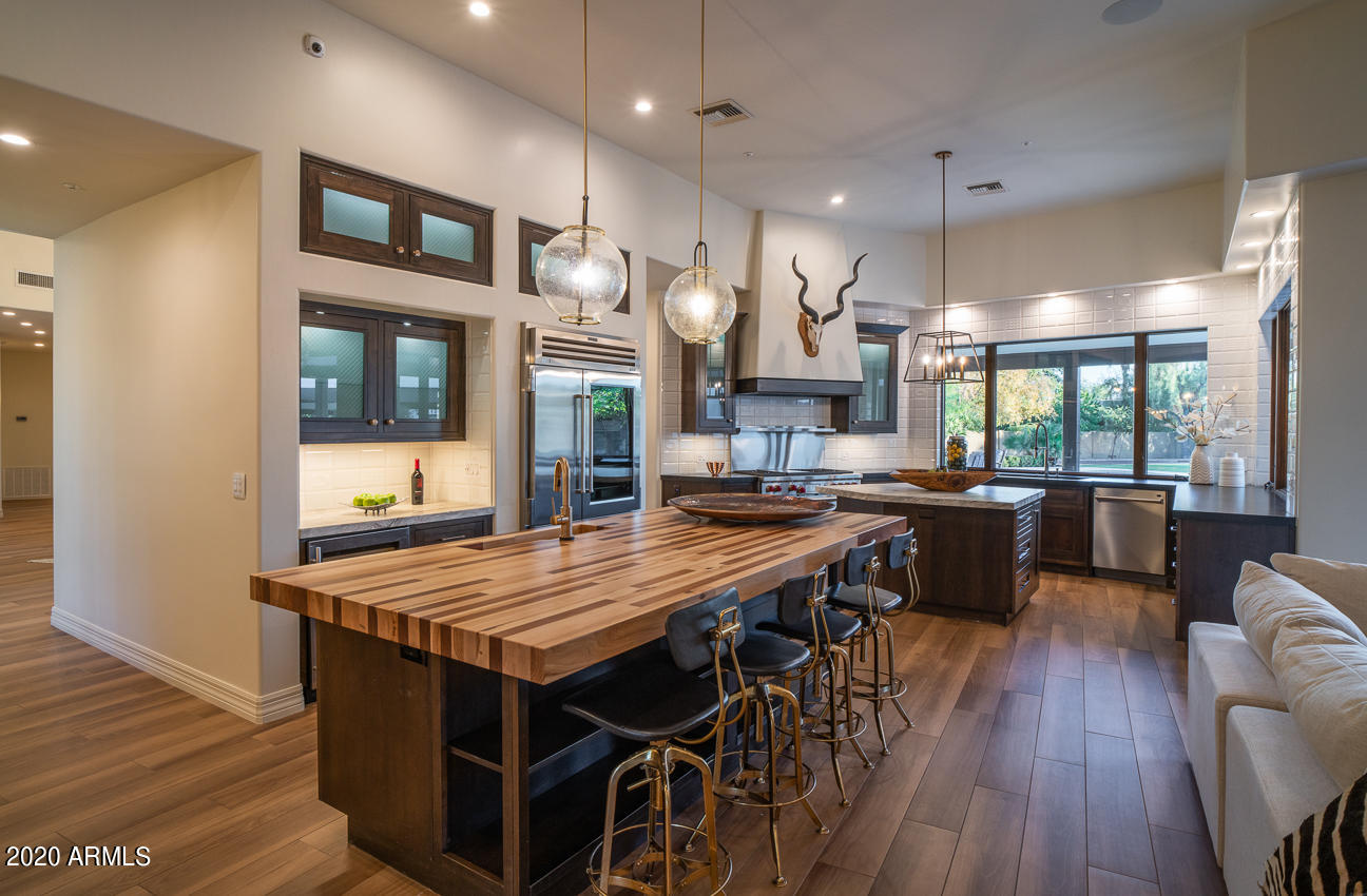 5923 East Mountain View Road Paradise Valley, AZ 85253 - Photo 7 of 37 0008-DSC02396-Edit (1)