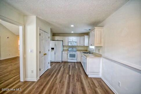 6912 Springer Road Wilmington, NC 28411 - Photo 8 of 28 Kitchen a