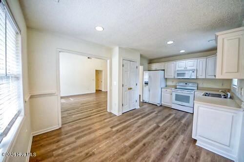 6912 Springer Road Wilmington, NC 28411 - Photo 9 of 28 Kitchen B